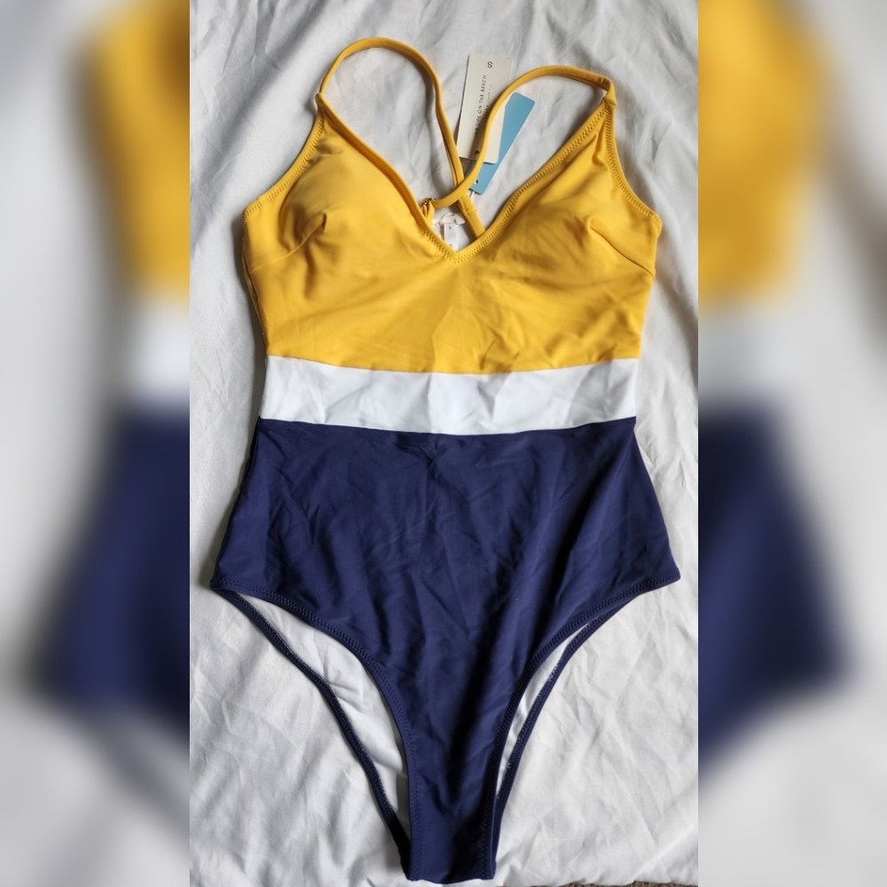 Small cupshe swim suit